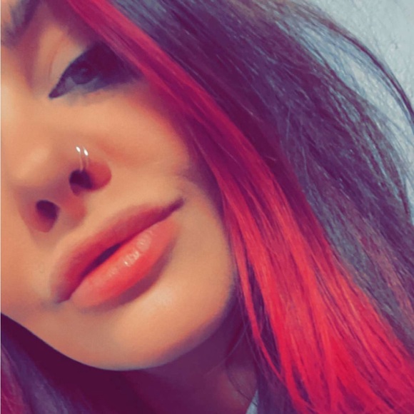 Meet your Posher, Dilley β¨ - Picture 2 of 9